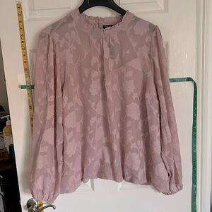 Torrid chiffon clip floral blouse. Soft pink. Torrid size 2 (18/20).